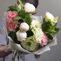 Малина, пионы, диантусы